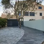 Villa Camarguaise entre la playa y el centro de la ciudad con piscina Сasa de vacaciones