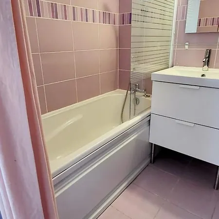 Camarguaise Entre Et Centre Avec Bassin Exterieur Holiday home Le Grau-du-Roi