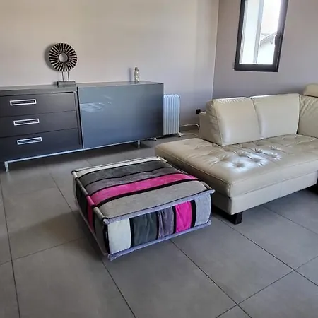Holiday home Camarguaise Entre Et Centre Avec Bassin Exterieur