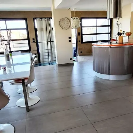 Holiday home Camarguaise Entre Et Centre Avec Bassin Exterieur Le Grau-du-Roi