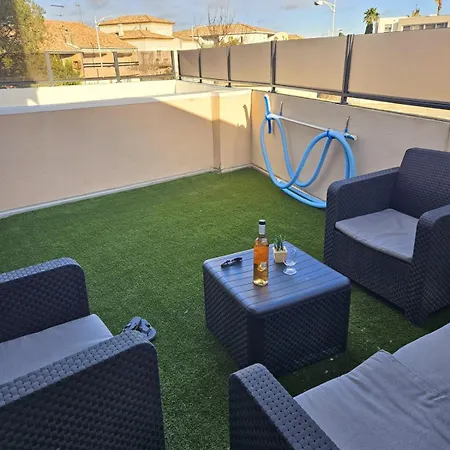 Camarguaise Entre Et Centre Avec Bassin Exterieur Holiday home *