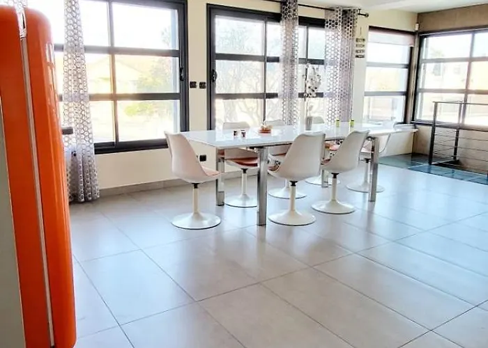 Casa de Férias Camarguaise Entre Et Centre Avec Bassin Exterieur *